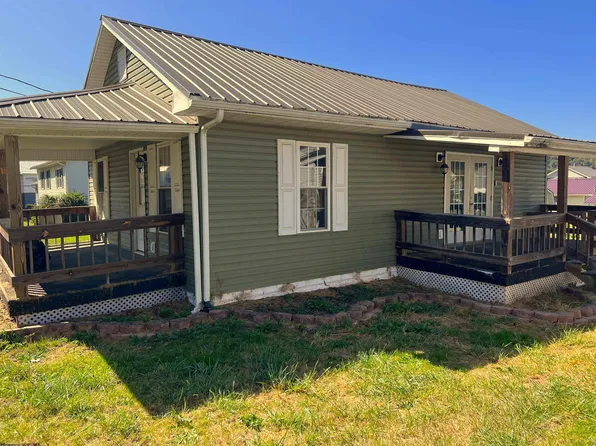 521 N 7th Ave, Paden City, WV 26159