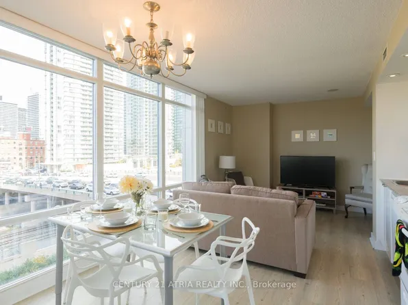 4K Spadina Ave #302, Toronto, ON M5V 3Z9