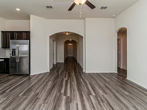 3rd image of 451 Saguaro Dr