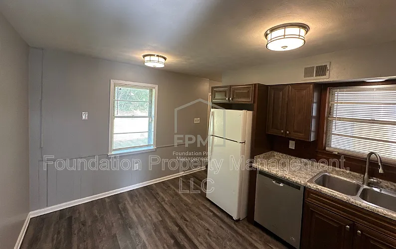 4 bed, 1.5 bath, 1147 sqft, $1,395 — Photo 4