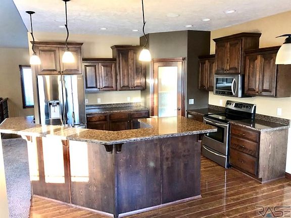 3rd image of 7705 W Benelli Cir