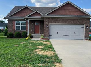 220 Meadowcrest Dr, Mount Washington, KY 40047
