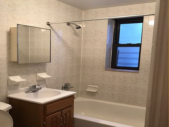 4th image of 446 E 87th St APT 2