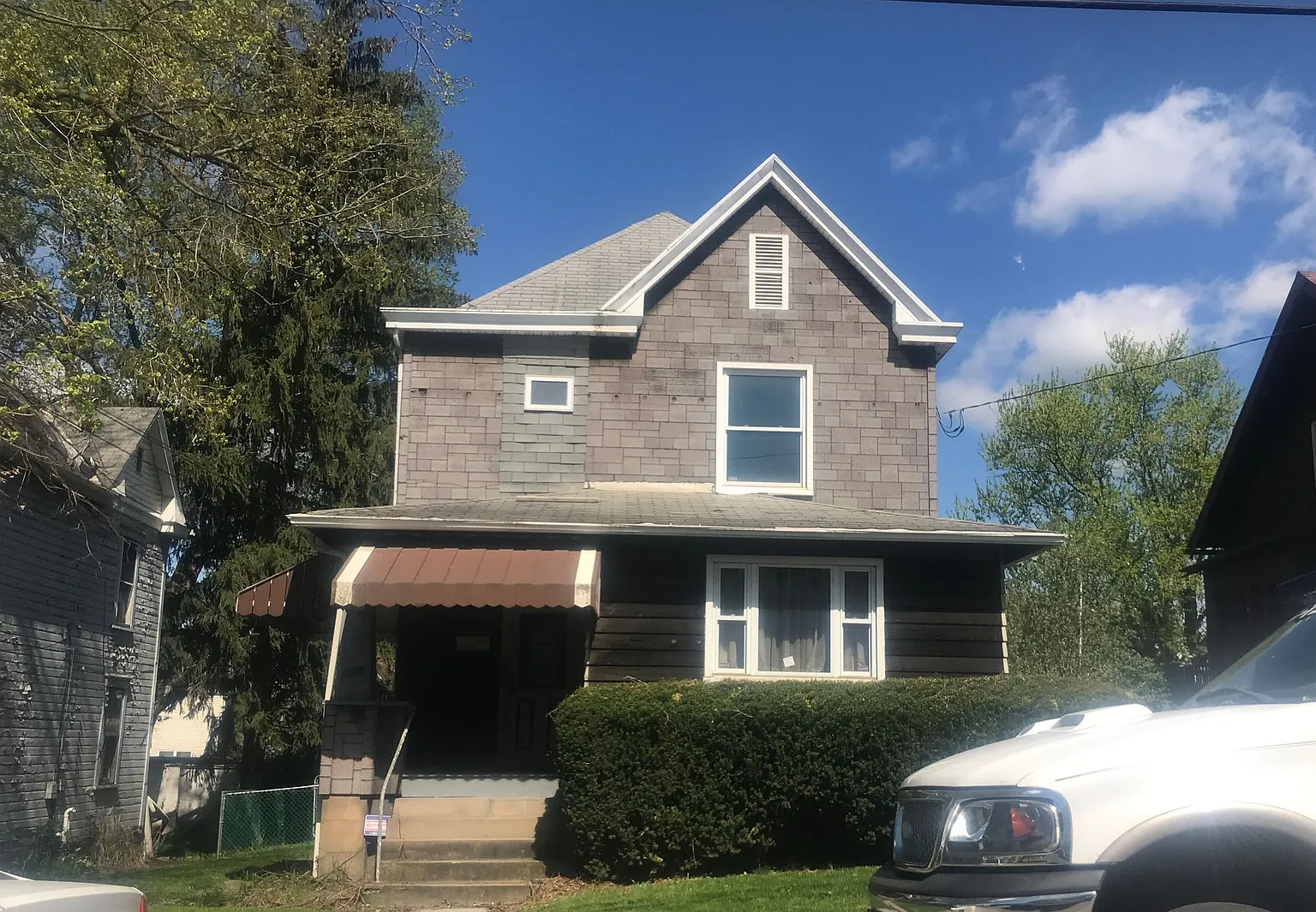 117 Maple Ave photo 1