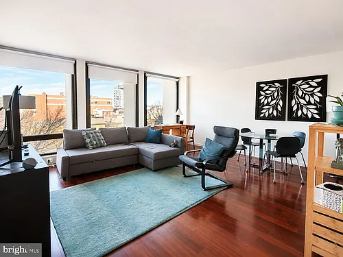 200 Locust St #4CN Photo 1