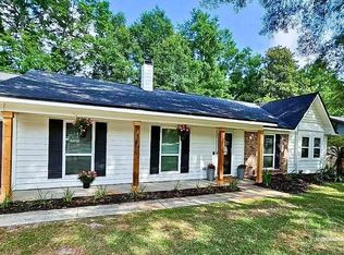 7438 Baywoods Ln, Pensacola, FL 32504