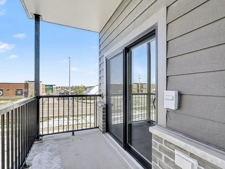 660 Garibaldi Ave — Photo 49