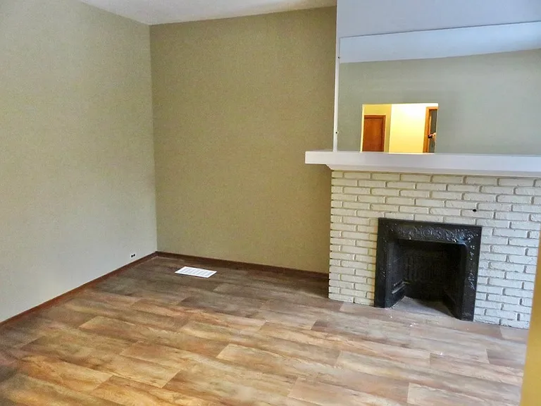 562 Wardlaw Ave #1 — Photo 5
