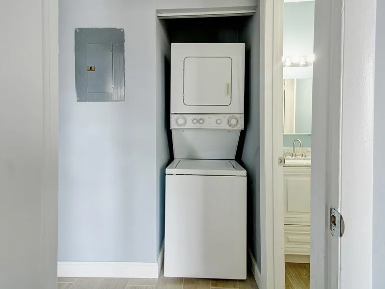 960 N Franklin Ave #960D — Photo 20