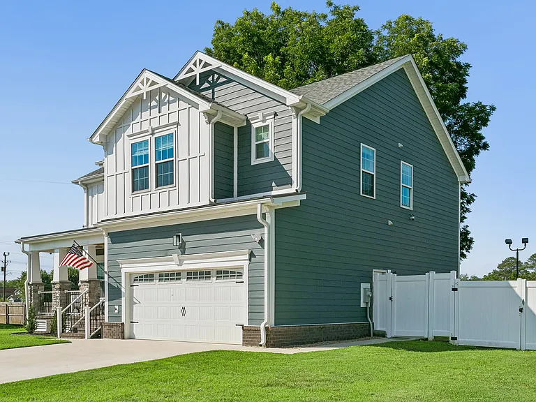 367 Poplar Ave — Photo 3