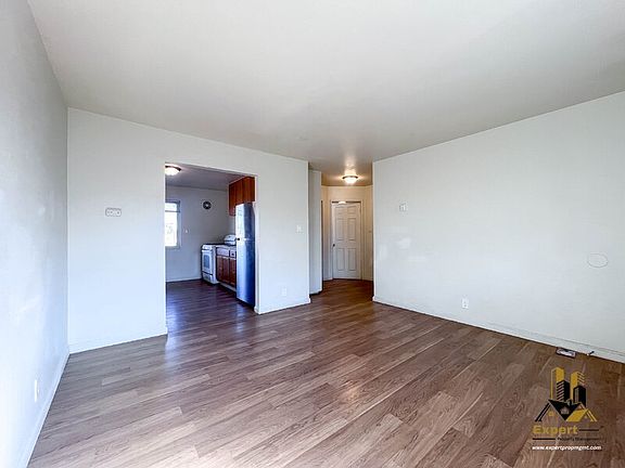 5th image of 3720 Astoria St APT 4