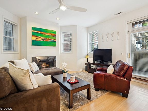 4th image of 4108 N Kenmore Ave APT Gn