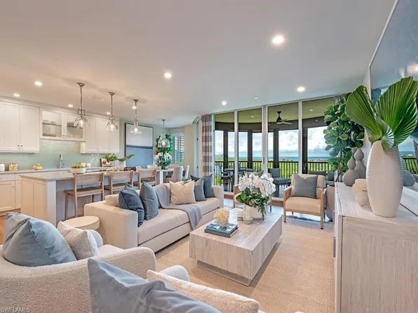 8990 Bay Colony DR #902, NAPLES, FL 34108