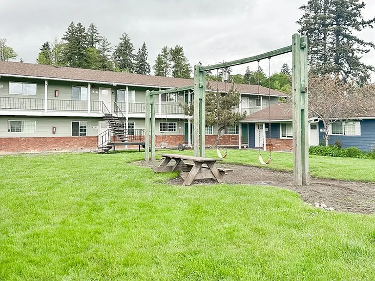 Oak Village West — Photo 23