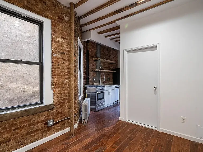 28 Forsyth St #5 — Photo 4