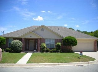 801 Willow Ridge Rd, Fort Worth, TX 76103