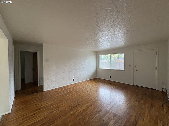 2nd image of 210 Sunnyside Dr