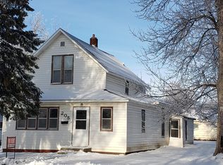 205 E 4th St, Morris, MN 56267