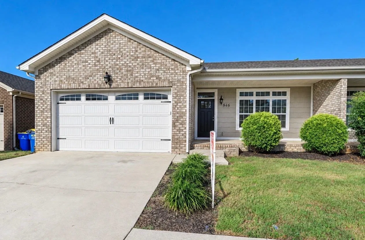 3 bed, 1380 sqft, $1,800 — Photo 1