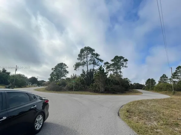 Kimball Cir, North Port, FL 34288