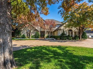 1605 Westminster Pl, Nichols Hills, OK 73120