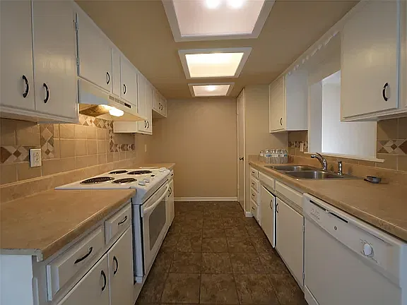 3 bed, 1232 sqft, $1,550 — Photo 3