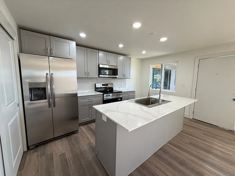 1565 Carlin St — Photo 1