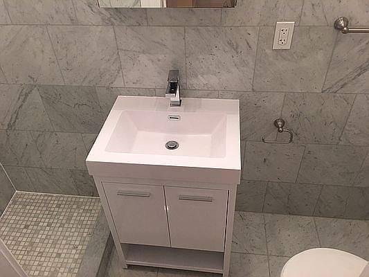 5th image of 301 10th Ave APT 3C