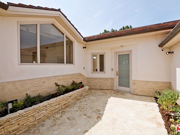 5th image of 17900 Vicino Way
