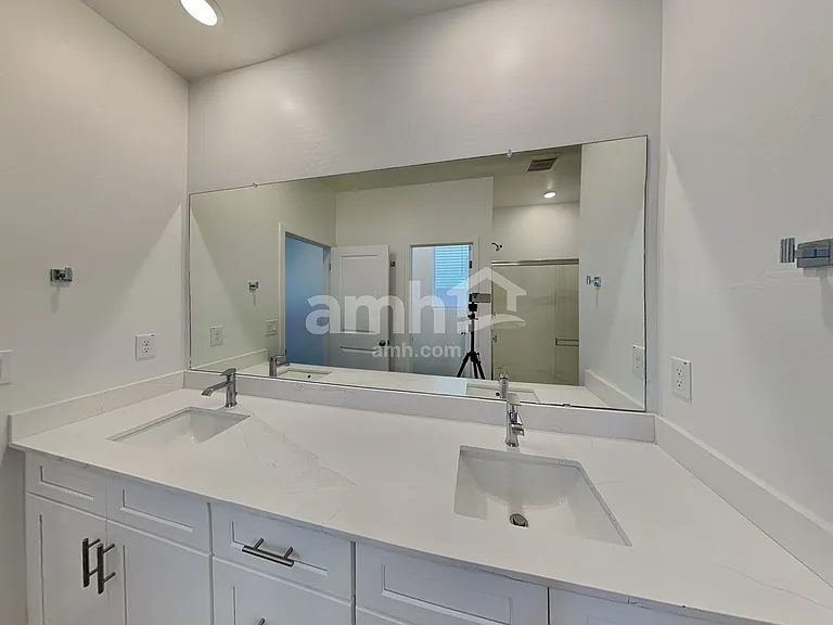 20177 W Thomas Rd #421 — Photo 12