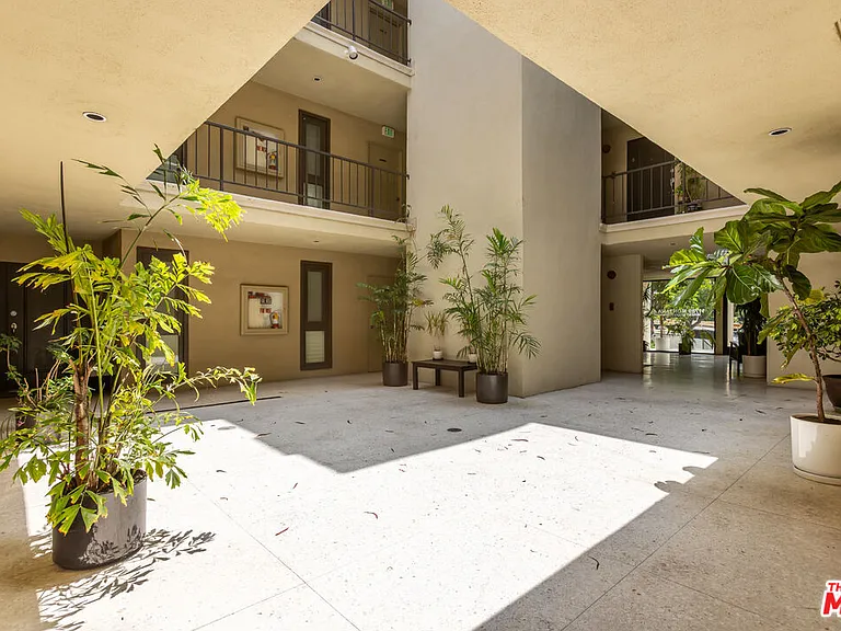 11789 Montana Ave #9 — Photo 3