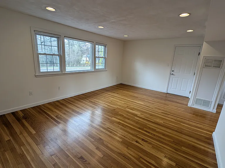 157 Central St #5 — Photo 4