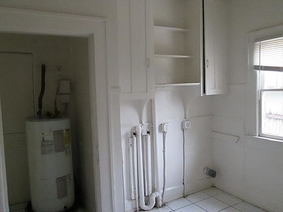 4th image of 711 13th Ave S