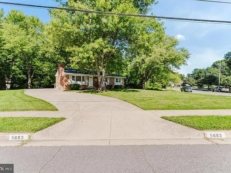 5683 Ravenel Ln — Photo 35