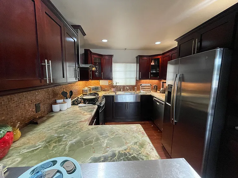 5937 W Willoughby Ave #2 — Photo 25