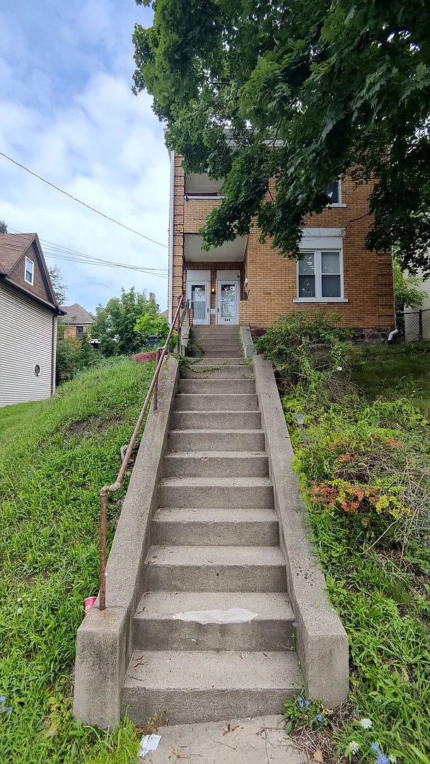409 Kingsboro Street — Photo 2