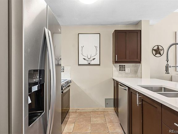 3rd image of 910 Copper Road #621