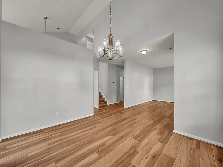 408 Holmes Blvd — Photo 23