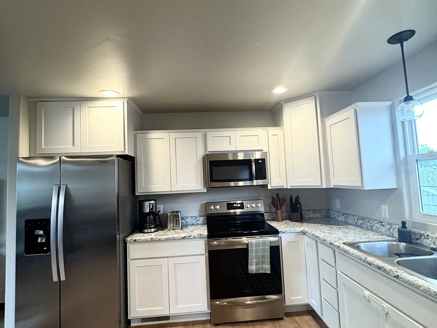 4 bed, 1728 sqft, $2,100 — Photo 3