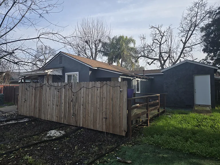 5765 Nina Way — Photo 7