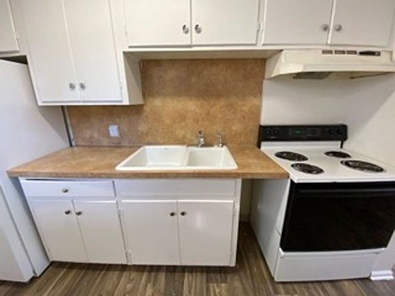 4th image of 317 N Avenue D APT 1