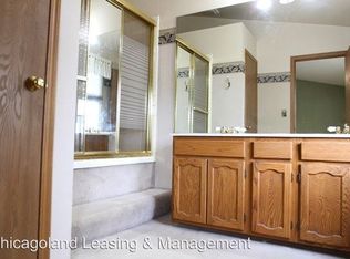 1521 Orchard Gate Ln, Westmont, IL 60559