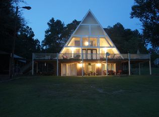 976 Sailclub Rd, Hartsville, SC 29550