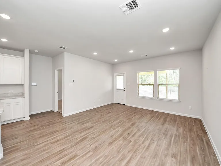 16489 Moss Ln — Photo 9