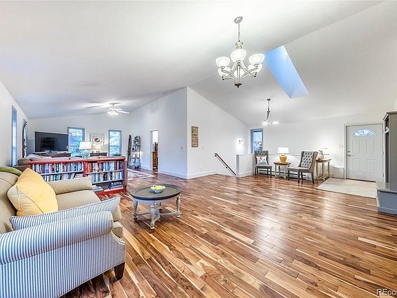 5th image of 315 E Sunny Ave