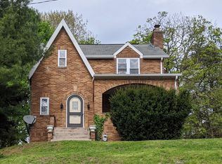 300 Glenwood Dr, Ambridge, PA 15003