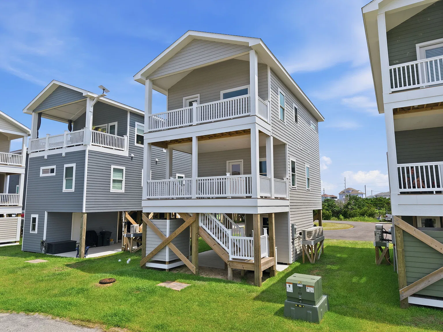 2 bed, 2.5 bath, 1198 sqft, $2,250 — Photo 1
