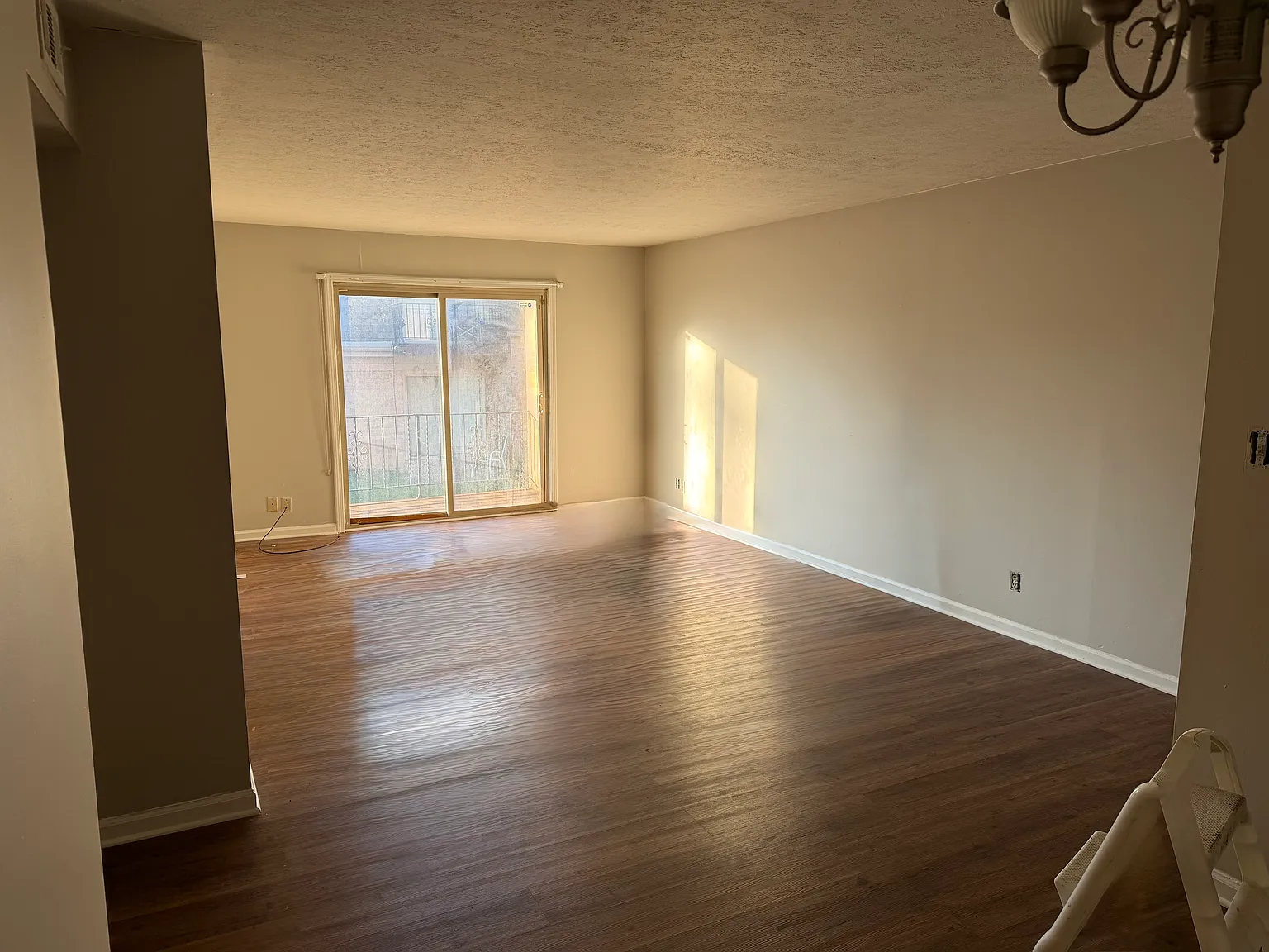 2 bed, 978 sqft, $1,285 — Photo 2