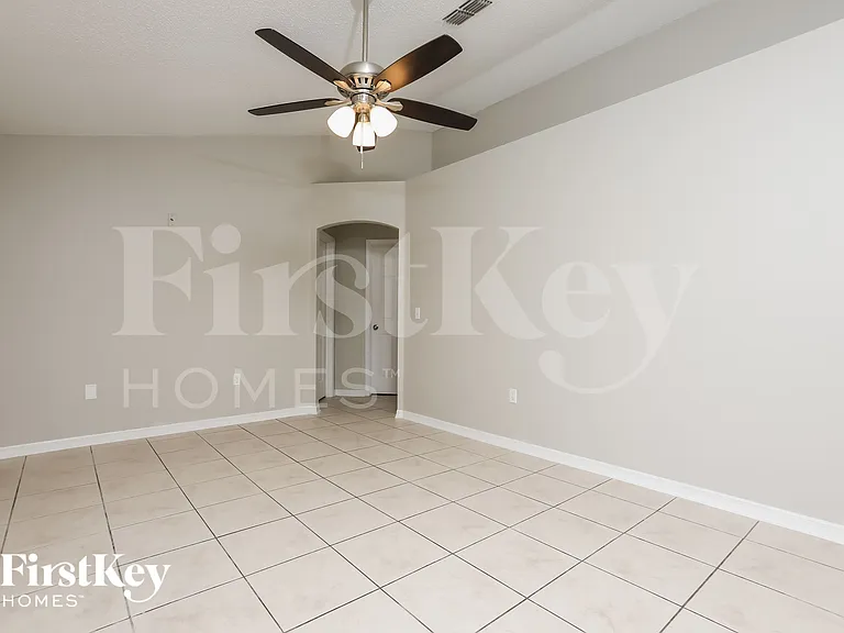 662 Armadillo Dr — Photo 3