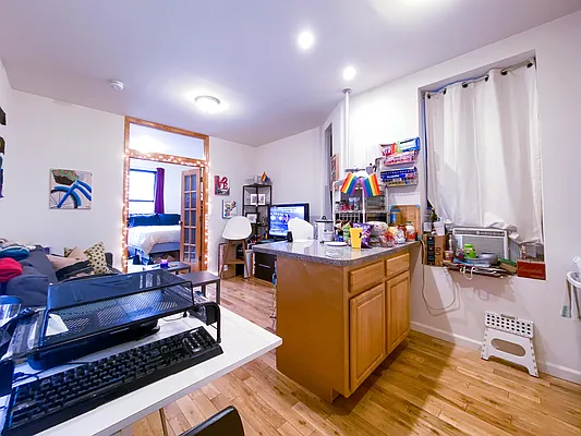 Rented by Compass | media 13